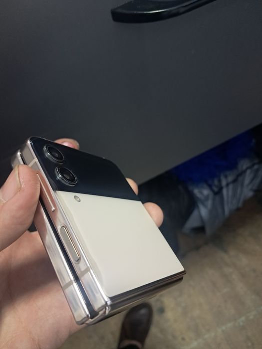 Galaxy Z Flip 4 dual vietnam