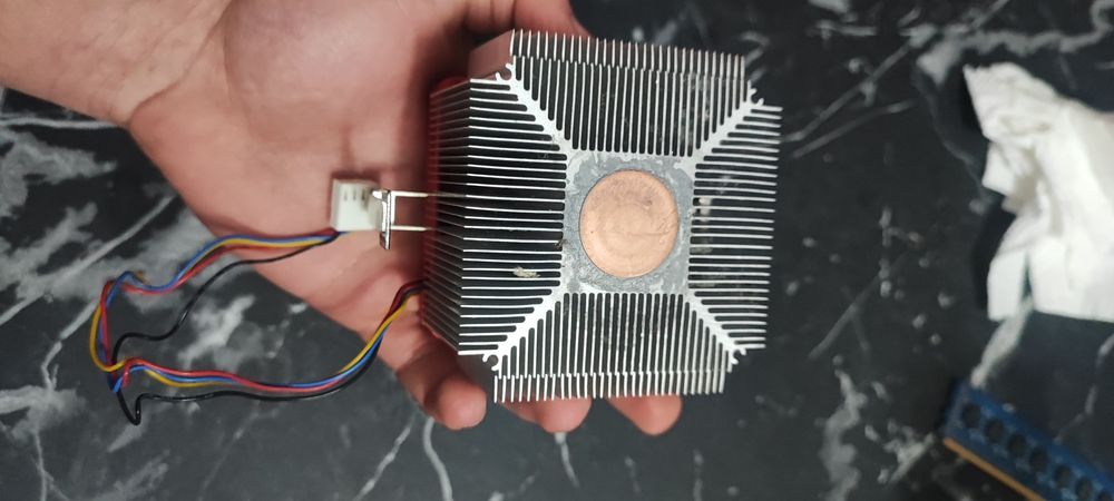 AMD Phenom II X4 810 (2.6GHz)+Оригинален охладител(BOX) – Перфектен!!!