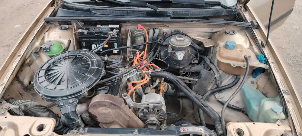 Автомобиль Audi 80 B3