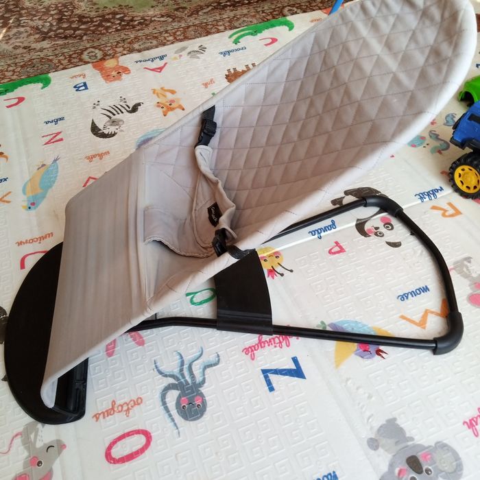 Продам шезлонг качалку