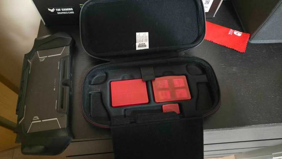Nintendo Switch пълен комплект + 6 топ игри, калъф и Pro контролер