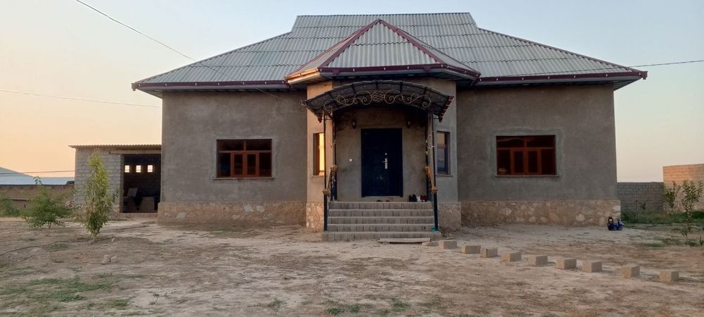 Uy  sotiladi arzon narxda