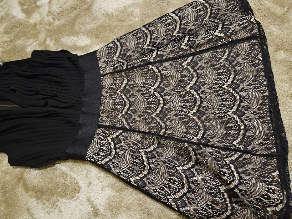 Стилна,къса рокля