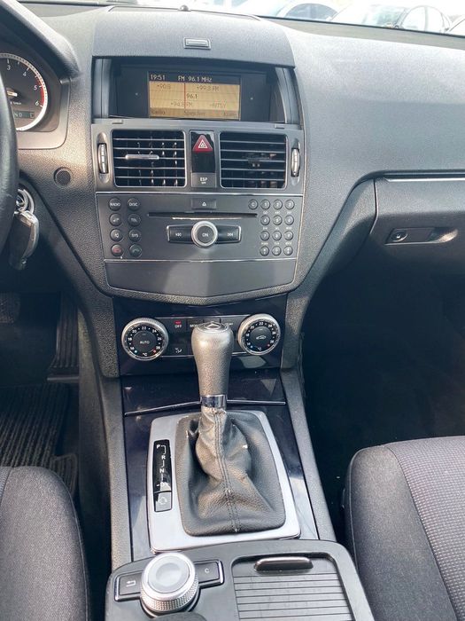 Mercedes ..C220,