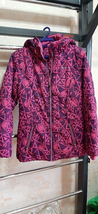 Продаётся куртка женская. Доставки нет.