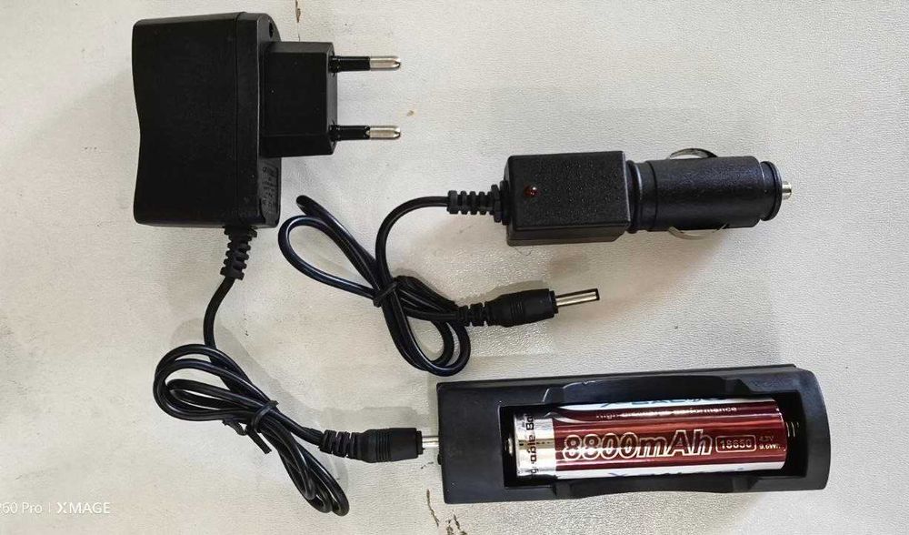 ПРОМОЦИЯ!!! Мощен LED ФЕНЕР със Стойка, Изнесен Спусък и Две Зарядни.