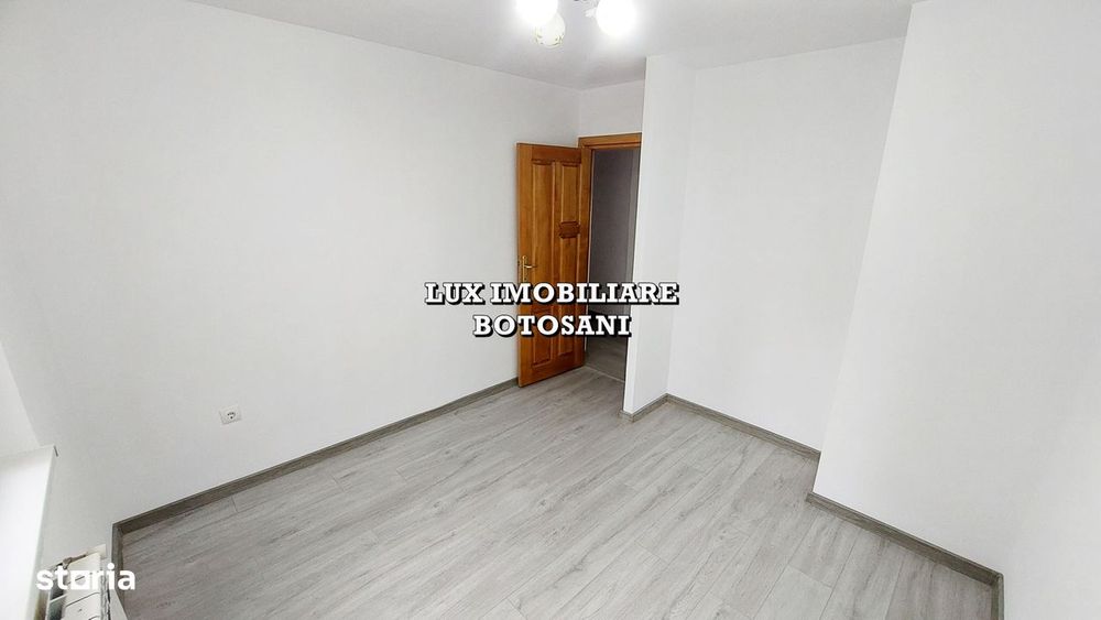 Apartament 3 camere, zona Primaverii, etaj 2