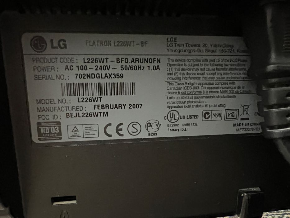 Монитор LG L226WT 22