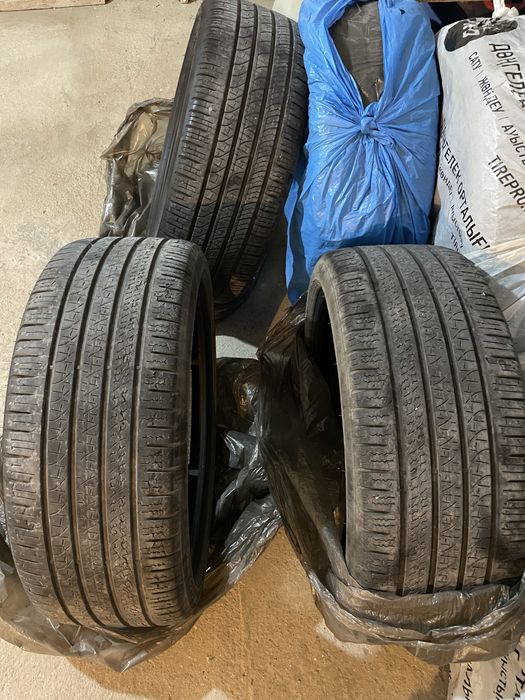 Продается шины бу  размер 245/40 R-20. Perelli