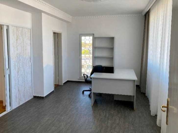 Дава се под наем Многостаен апартамент в София, Изток - 165 кв.м за 996.03 € - Снимка #8
