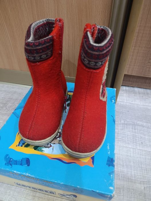 Зимние детские сапожки