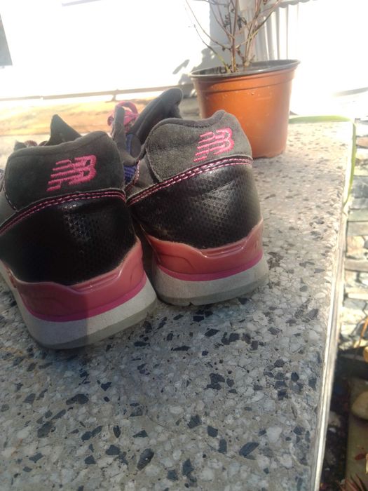 Маратонки за момиче new balance 35 номер