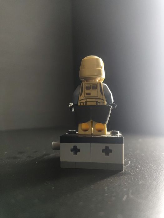 Лего мини фигурка Star wars Scarif stormtrooper