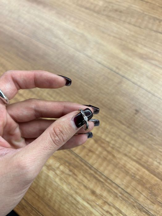 Продавам чисто нов годежен пръстен Amaia Jewel by ASTO Gold