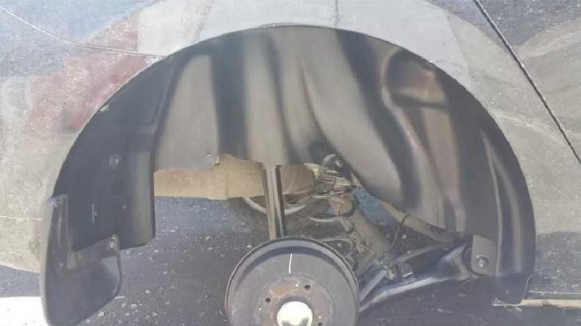 брызговики подкрылки Lada Renault