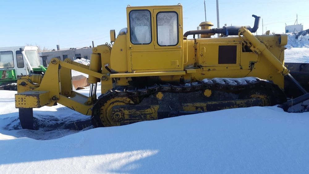 Трактор бульдозер