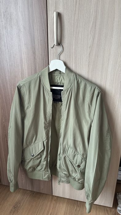 Куртка бренда Pull&Bear