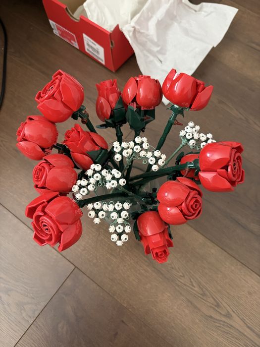 LEGO Рози (сглобени)