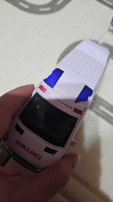 Jucarii (unele cu lumini si sunete