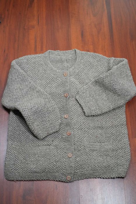 Разпродажба на ръчно плетени блузи - 100% вълна