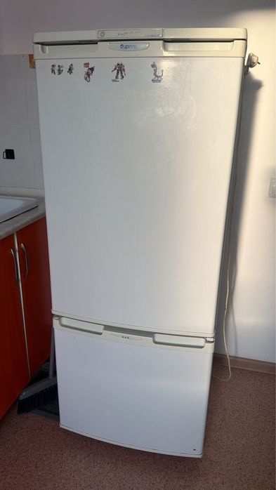 Продам холодильник