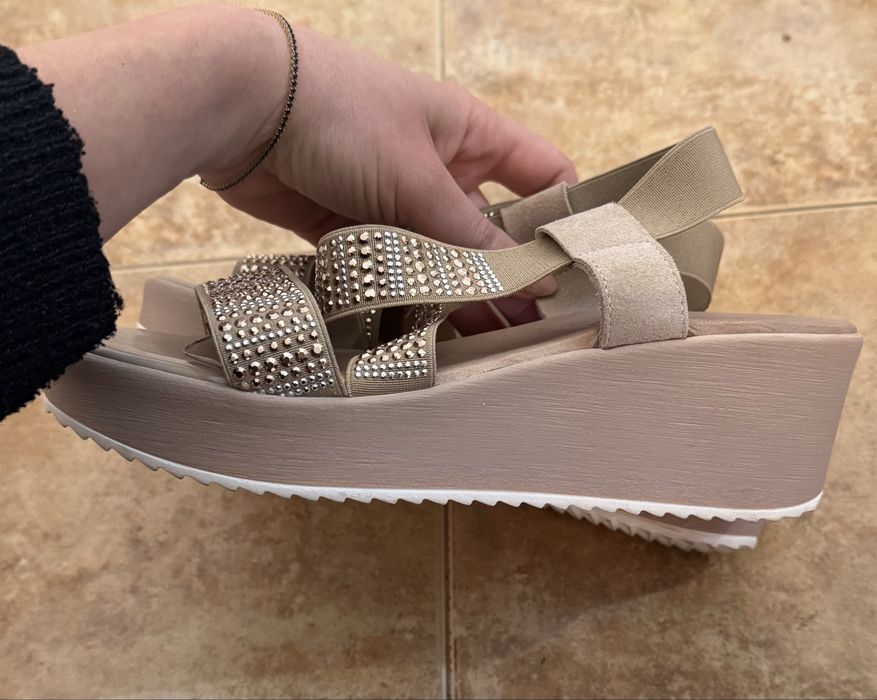 Сандали на платформа