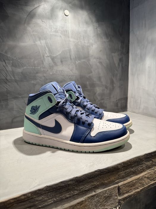 КАТО ЧИСТО НОВИ Jordan 1, 42 -  Blue Mint