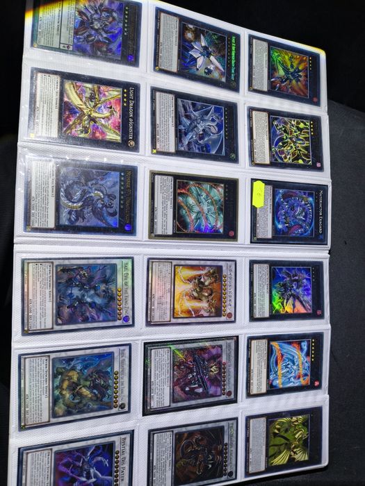 Binder cu carti yugioh