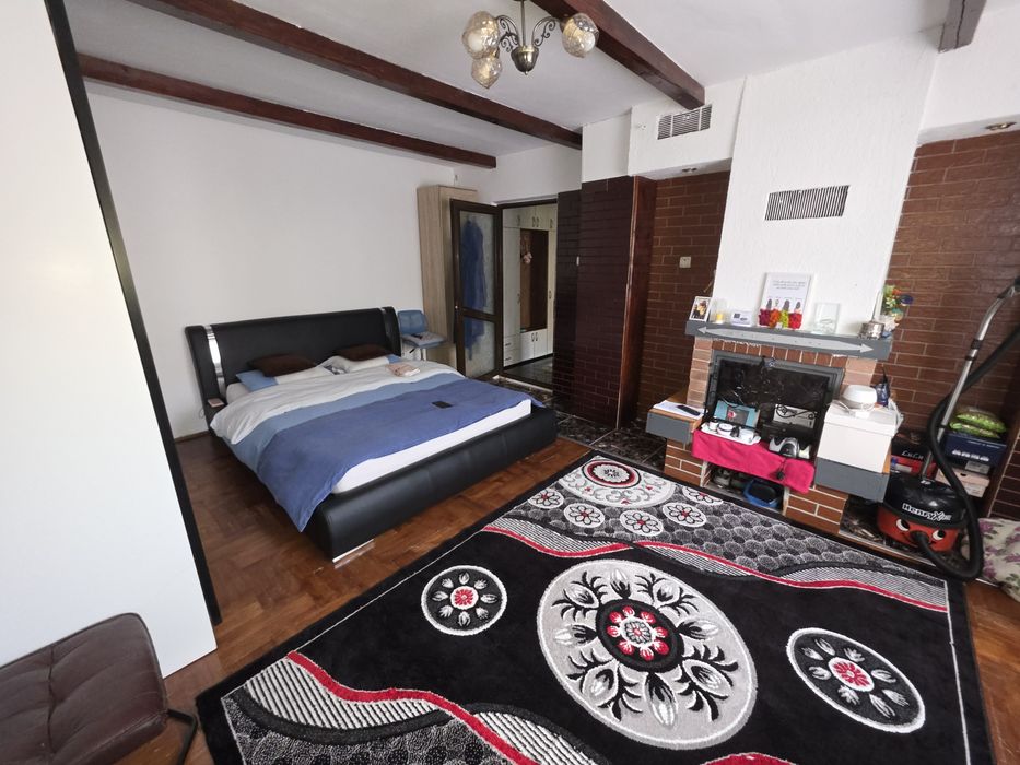 Vând apartament în zemes