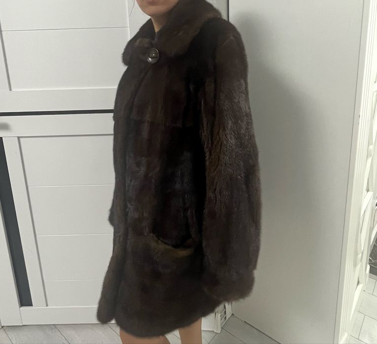 Шуба женская……..