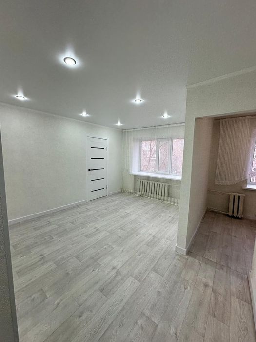 Продаётся 2 комн квартира ост.Уют