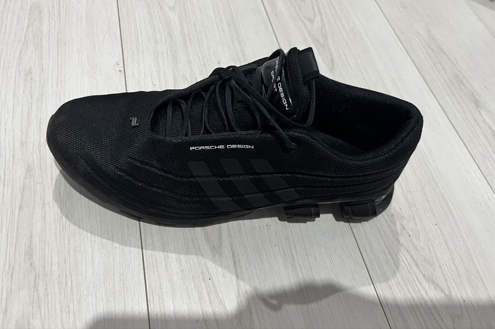 Кроссовки Adidas