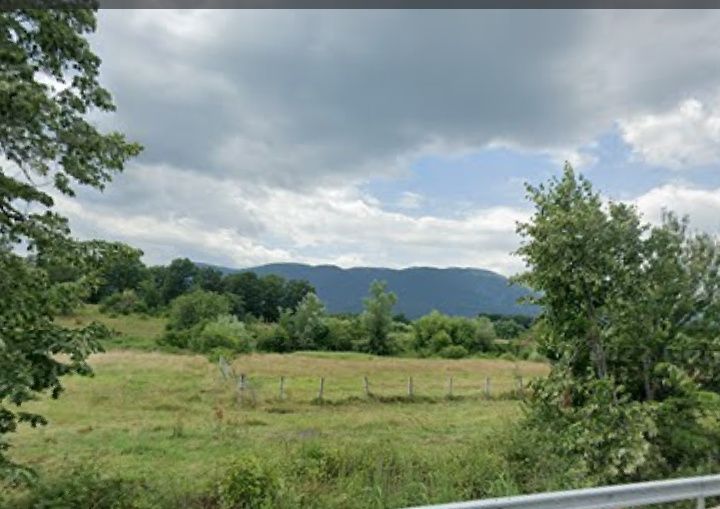 Ливада на пътя между с. Долнослав и с Тополово