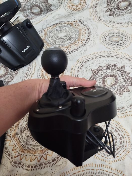 Продавам Logitech G29 със Shifter