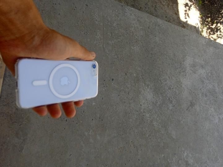 iPhone se 2020 idiak