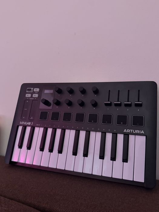 Claviatură MIDI  Portabilă Arturia MiniLab Mk3