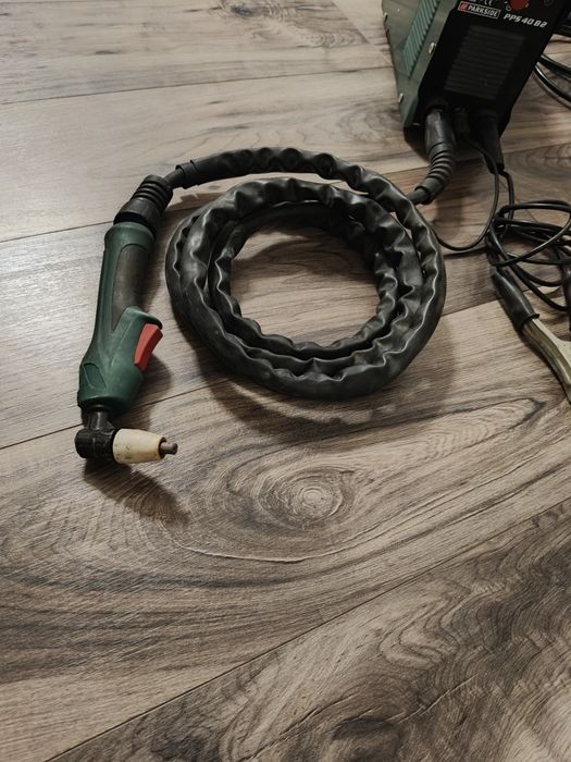 Vând aparat de tăiat cu plasma Parkside PPS 40 B2