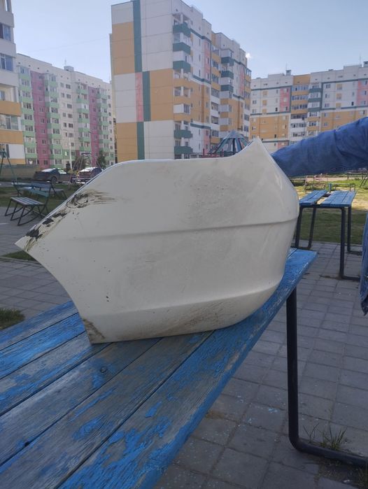 Продам задний бампер на Кобальт