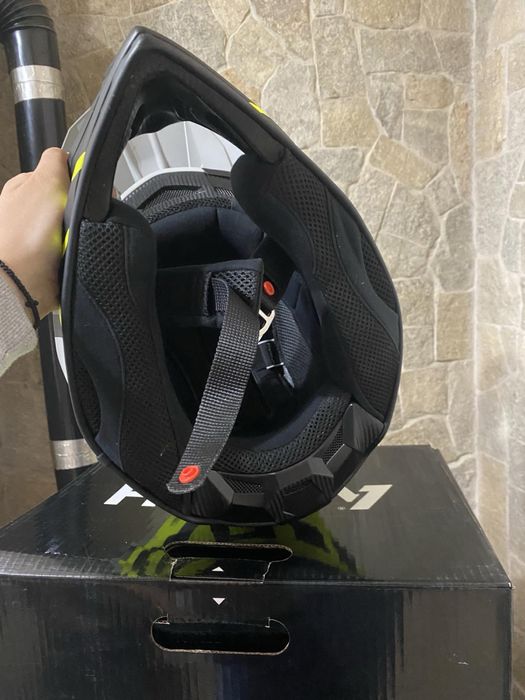 Продавам мото екипировка