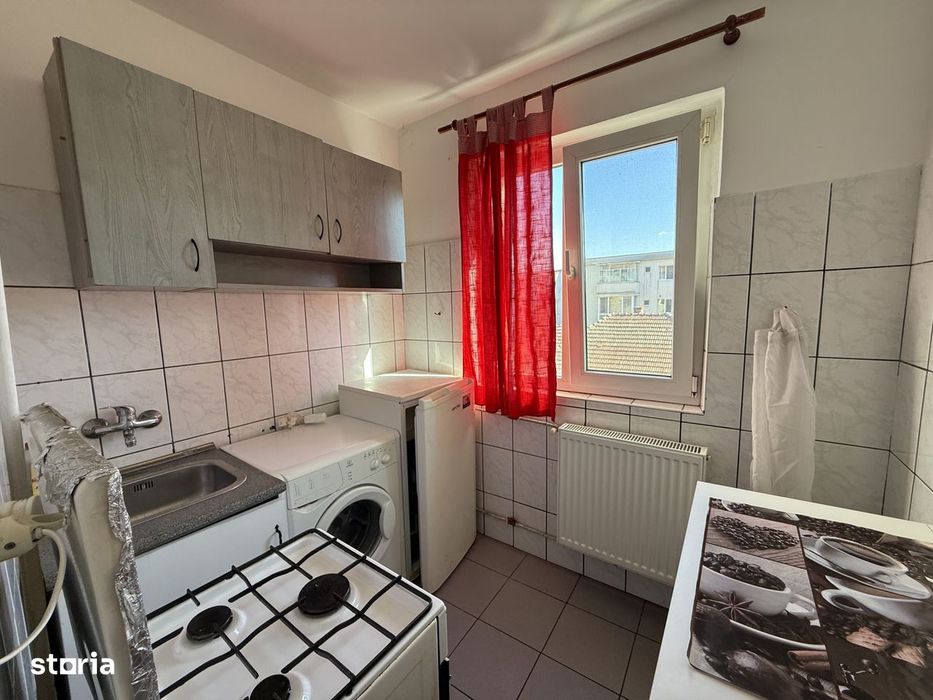 Apartament cu o camera, etaj 3, bloc izolat - Olimpia Stadion
