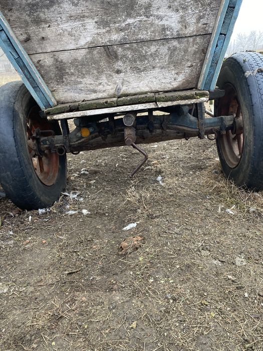 Vând căruță în stare bună !