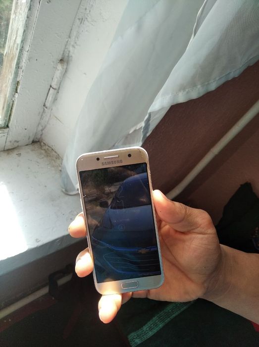 Galaxy A3 2017
Gallaxy A3 2017 
Gold
Xotira 16 GB
BATAREYKA