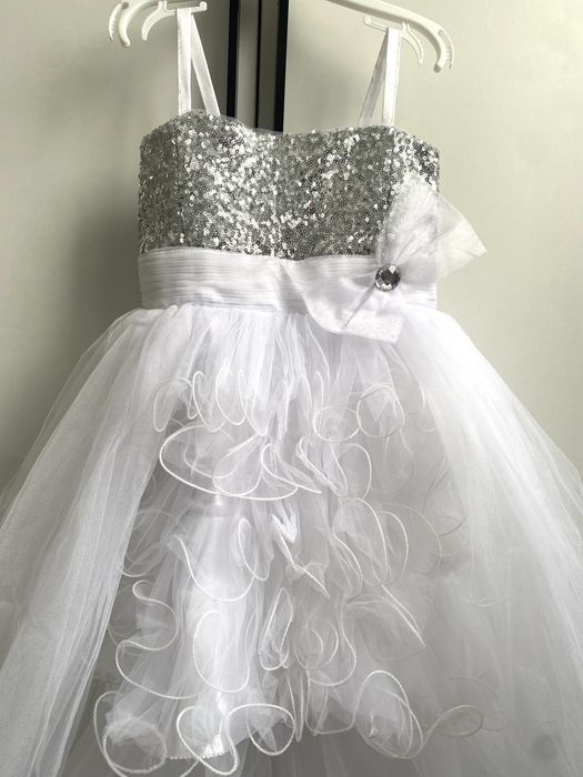 Детское бальное платье на 6-7 лет