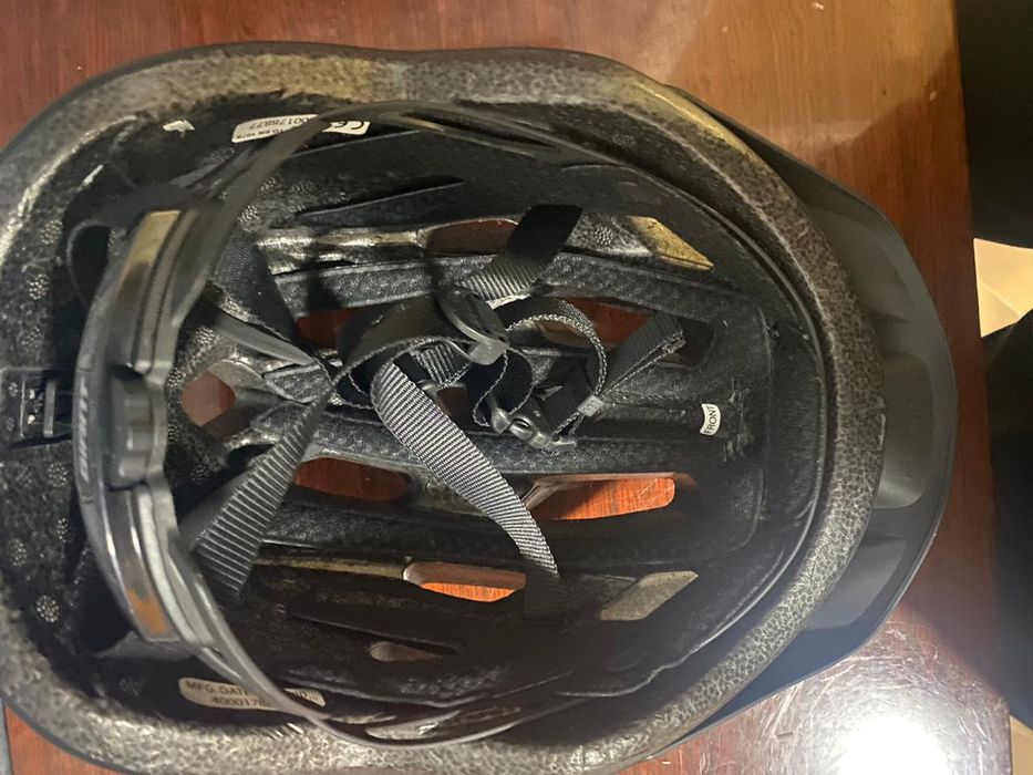 Спортивный шлем вело