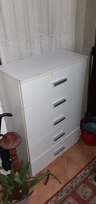 Dulăpior și mașină de spalat