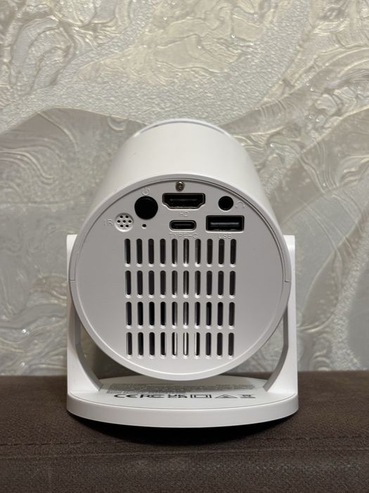 Продам новый проектор