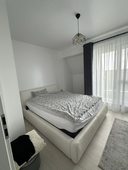 Vând apartament cu 3 camere