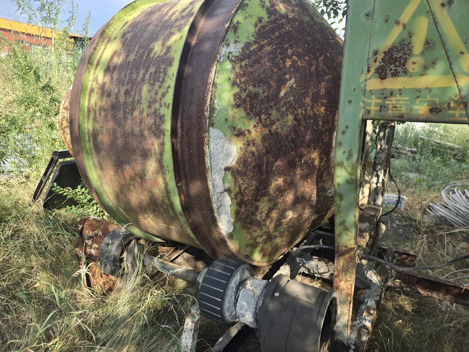 Продам бетономешалку миксер