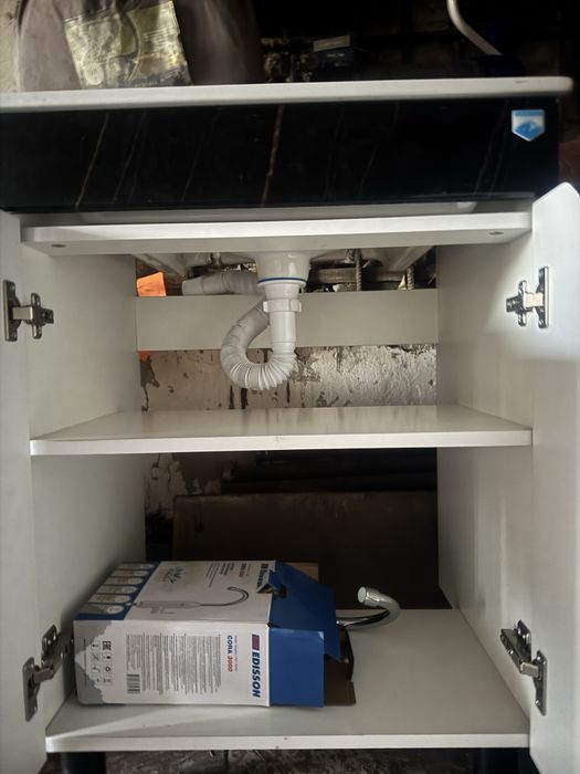 Продаю мойку с тумбой