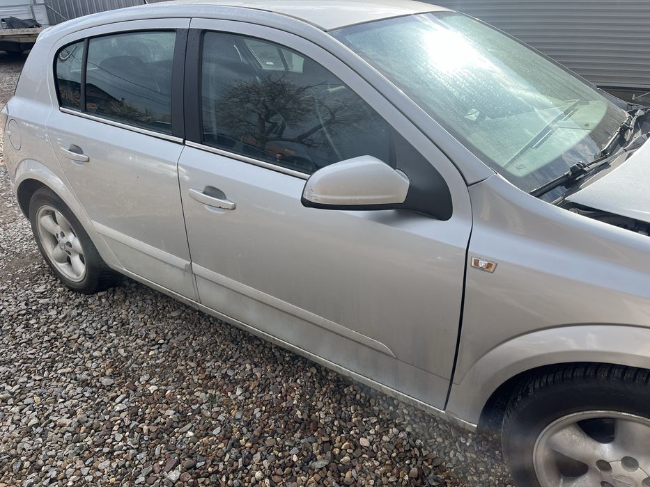 Opel Astra H 1.6i 16V на части